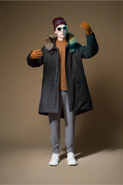 Look 18